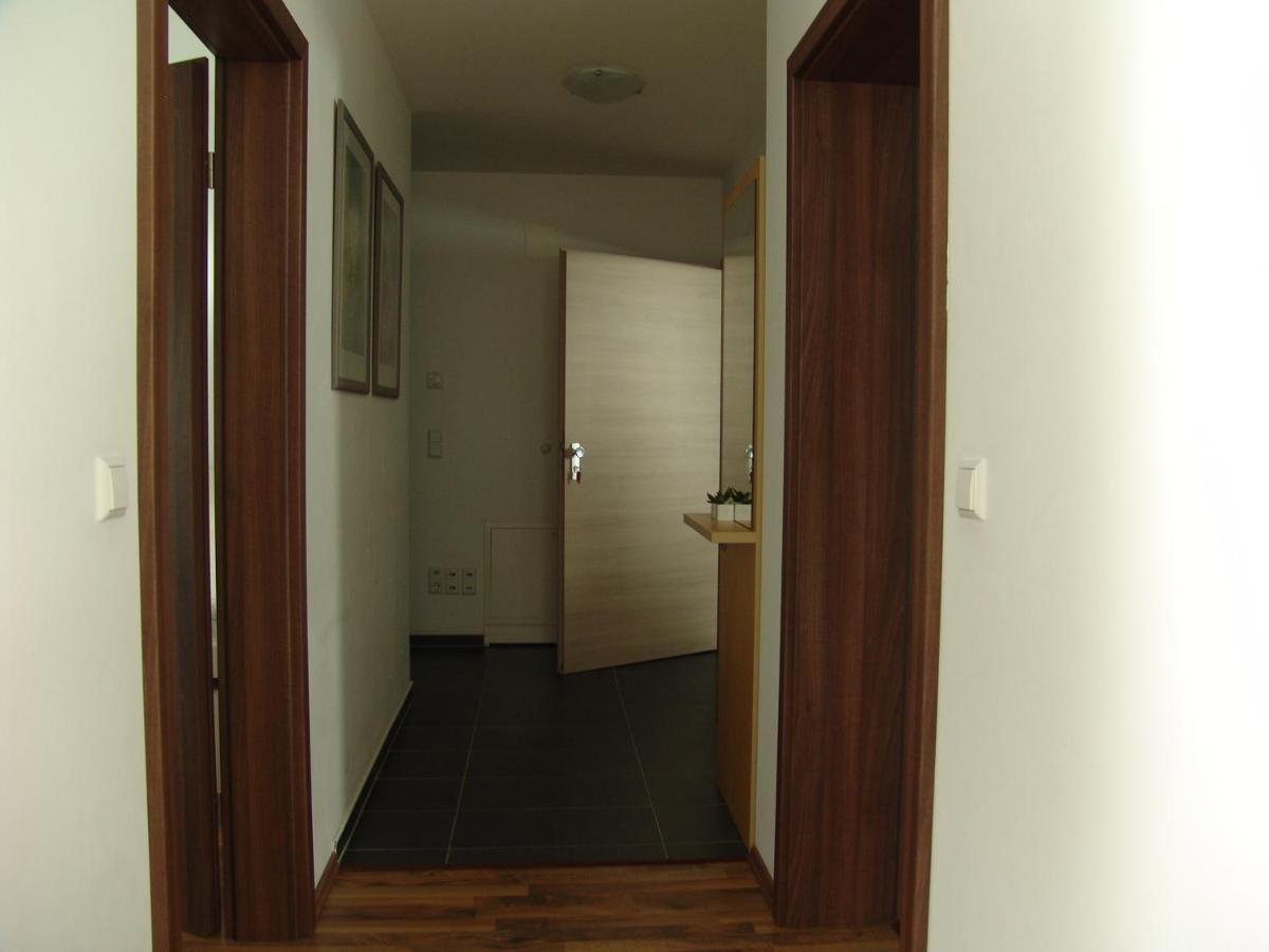 Apartment S&s Buss